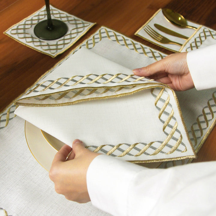 zincir kenar islemeli ramazan sofra seti amerikan servis catal bicak kesesi ve servis pecetelerinden olusur islamicwallarttr