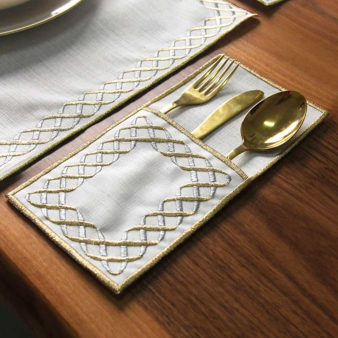 zincir kenar islemeli ramazan sofra sunum seti zarif catal bicak keselerine sahiptir islamicwallarttr